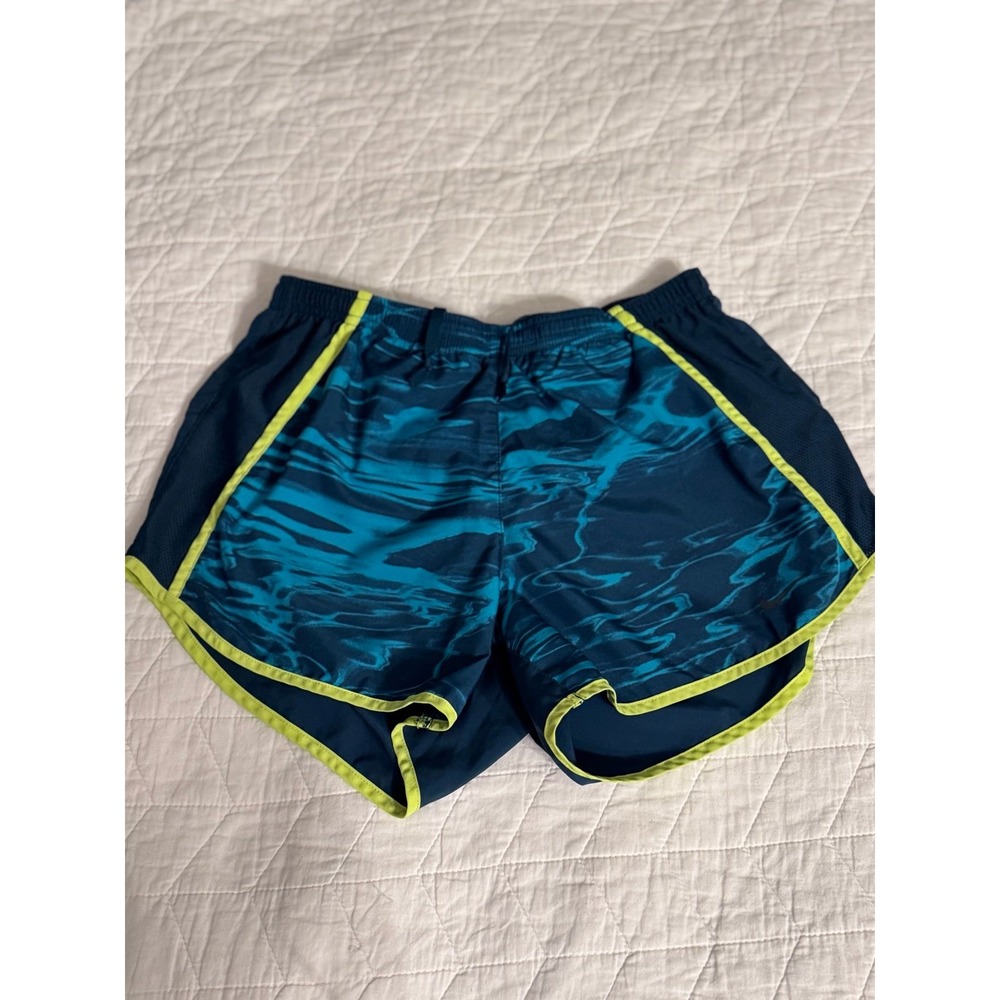 Nike running shorts women's size small excellent condition